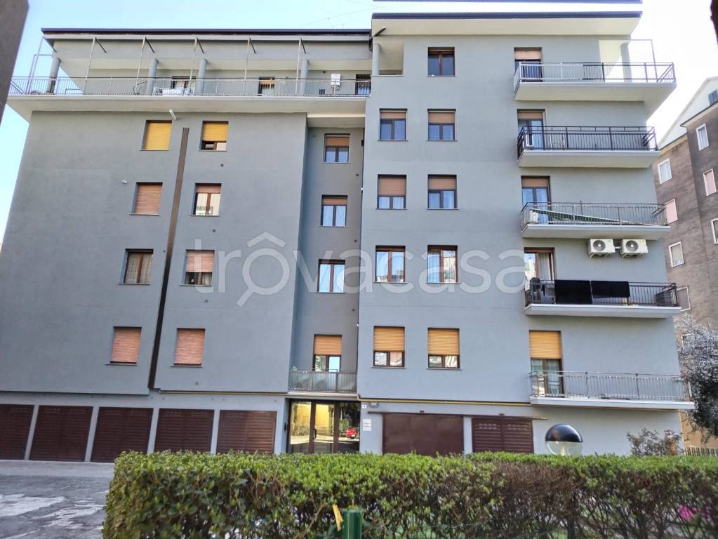 Appartamento in vendita a Trezzano sul Naviglio via Giuseppe Giusti, 8