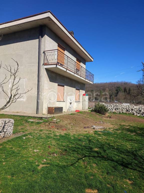 Villa Bifamiliare in in vendita da privato a Comignago via Principale, 3