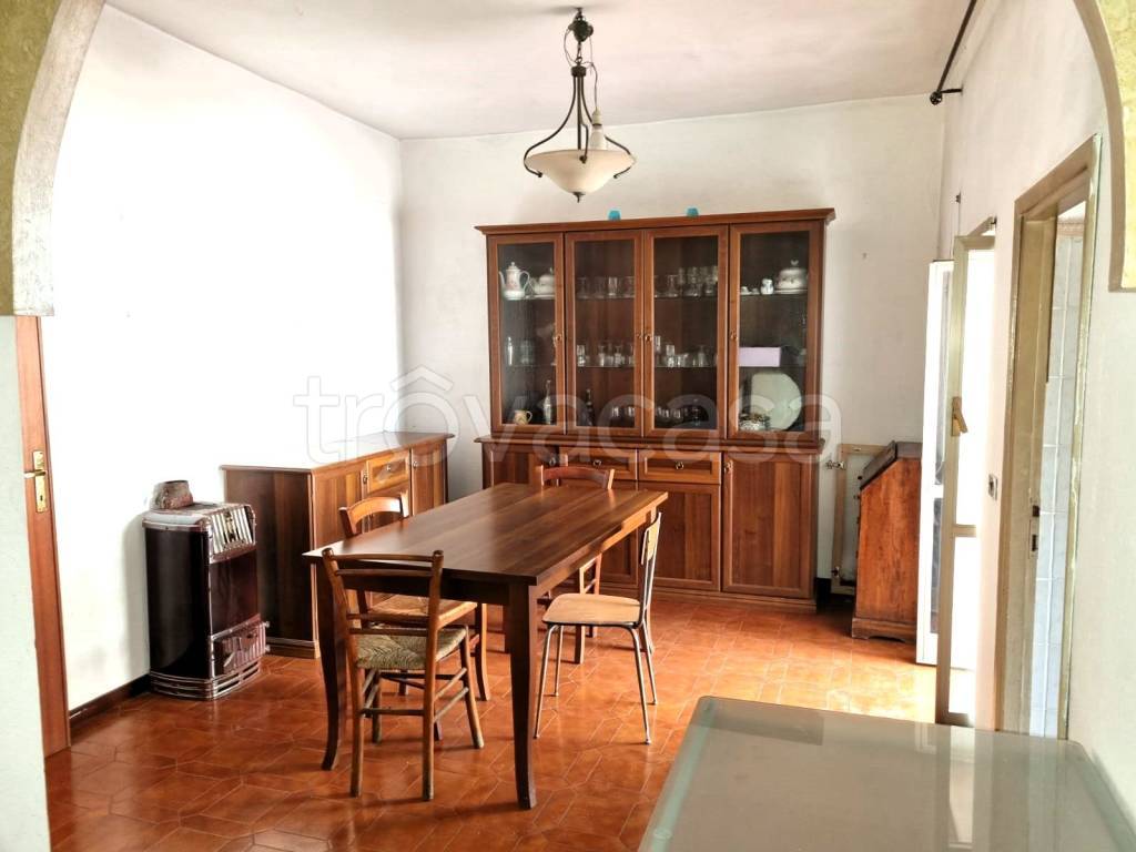 Appartamento in vendita a Caprarola via Pietro Belli