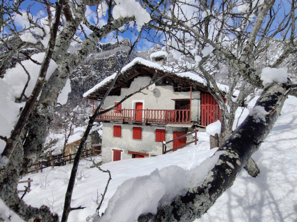 Casale in vendita a Valtournenche frazione Pecou, 3
