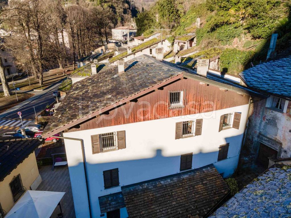 Casa Indipendente in vendita a Chiavenna corso Pratogiano, 26