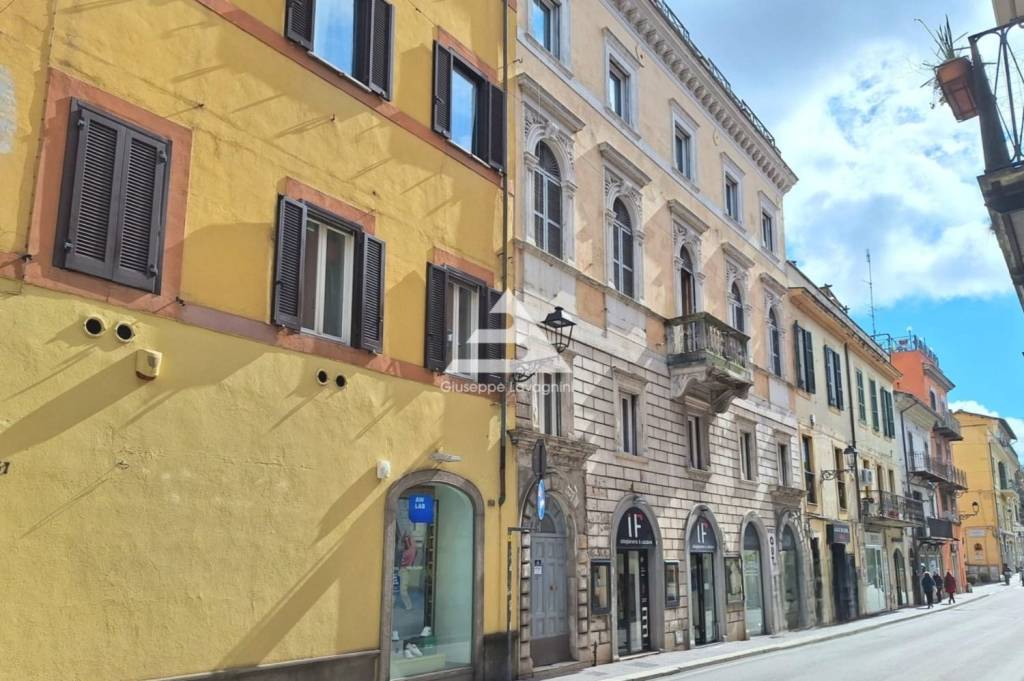 Appartamento in vendita ad Albano Laziale corso Giacomo Matteotti, 169