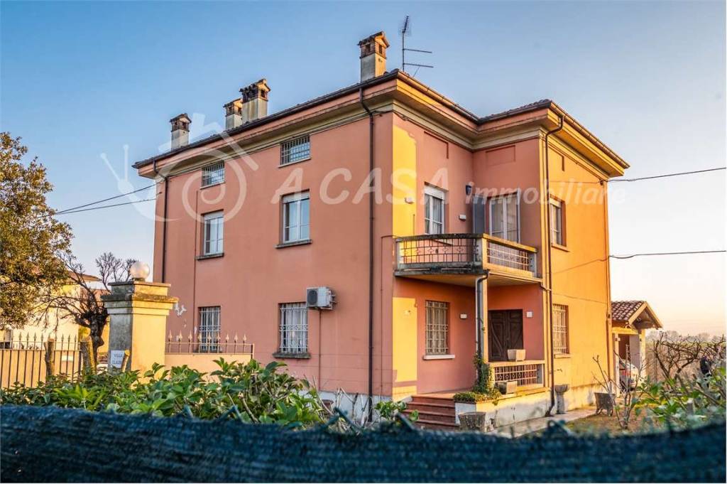 Villa in vendita a Cadeo via Emilia, 29