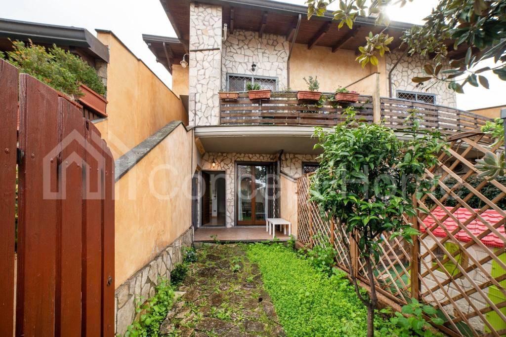 Appartamento in vendita a Roma via Francesco Aquilanti, 31