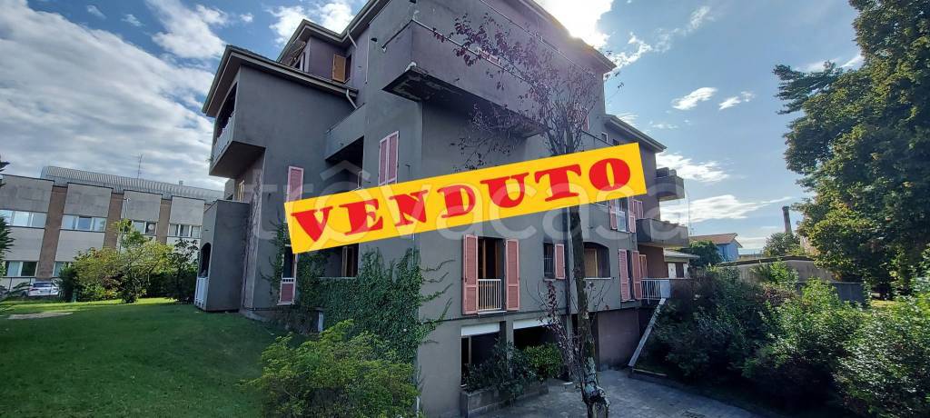 Appartamento in vendita a Oggiona con Santo Stefano via Piave