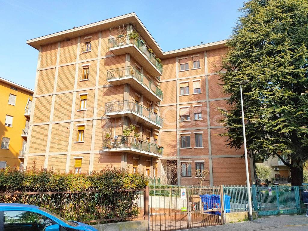 Appartamento in vendita a Parma via Eugenio Ravà