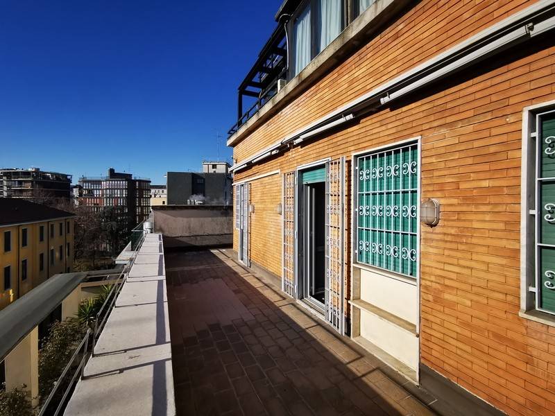 Appartamento in vendita a Milano via Quadronno, 33
