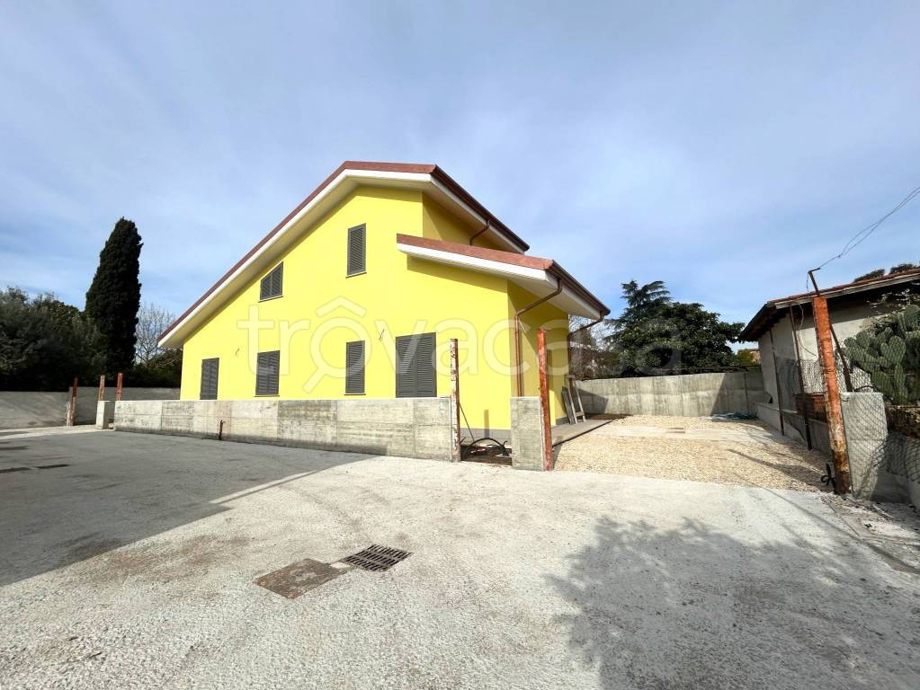 Villa Bifamiliare in vendita a Roma via Santa Severina