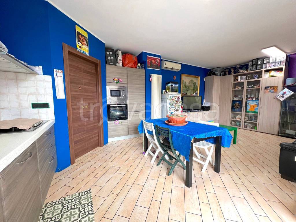 Appartamento in vendita a Cologno Monzese via Ginestrino, 13
