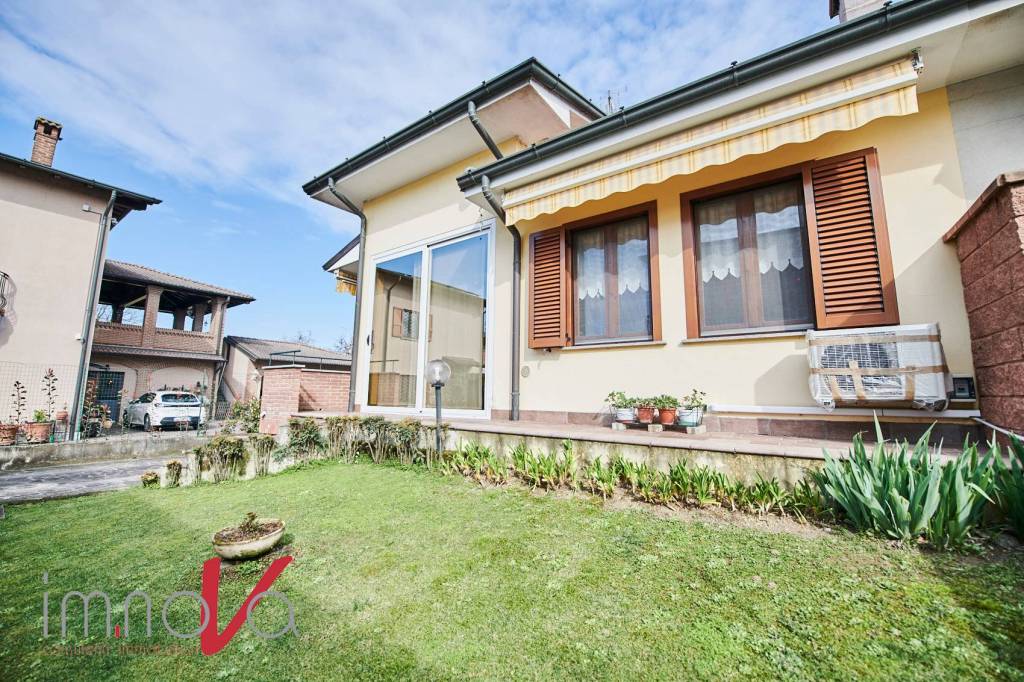 Villa Bifamiliare in vendita a Spino d'Adda via Pomella