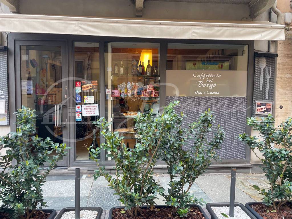 Bar in vendita ad Asti via Camillo Benso di Cavour, 72