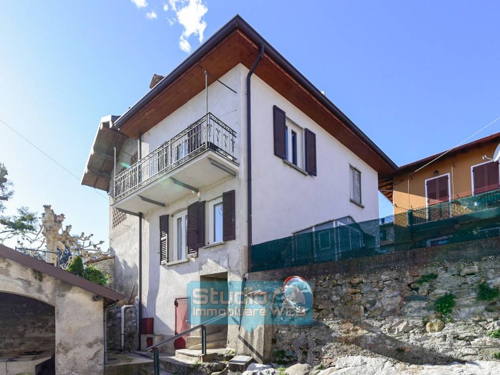 Casa Indipendente in vendita a Eupilio via Como, 4