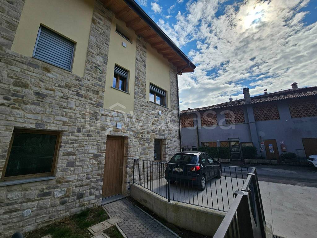 Villa a Schiera in vendita a Bergamo via dei Prati