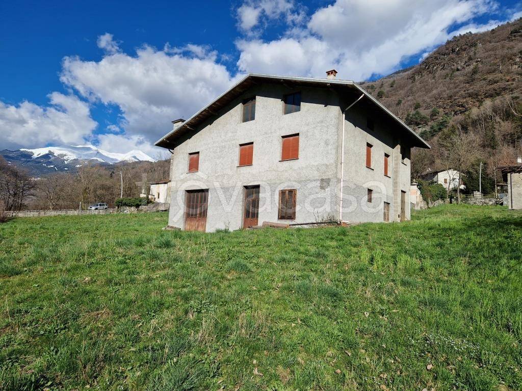 Villa in vendita a Capo di Ponte via Sante