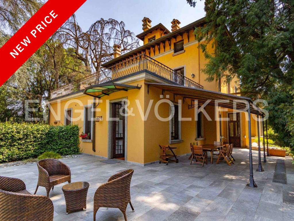 Villa in vendita a Somma Lombardo via Bruno Colombo