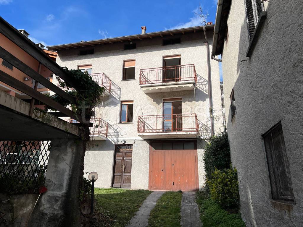 Casa Indipendente in vendita a Buglio in Monte via 4 Novembre, 44