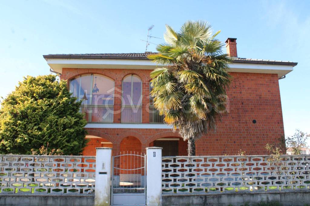 Villa Bifamiliare in vendita a Vercelli vicolo Monte Levana, 7