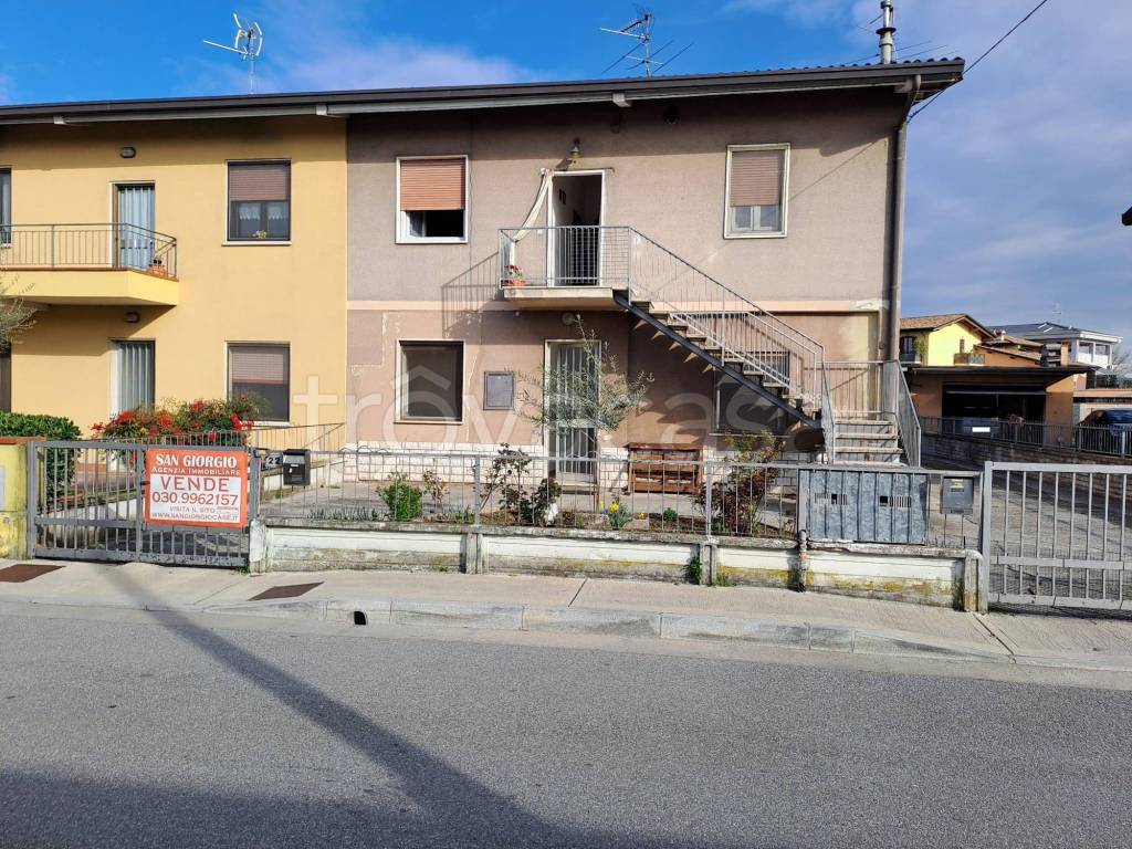 Villa Bifamiliare in vendita a Montichiari via Caduti del Lavoro
