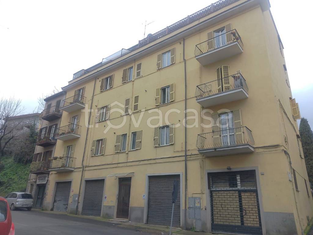 Appartamento in vendita a Viterbo viale Fiume