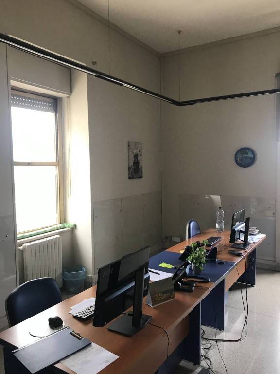 Ufficio in in affitto da privato a Napoli via Ferrante Imparato, 27