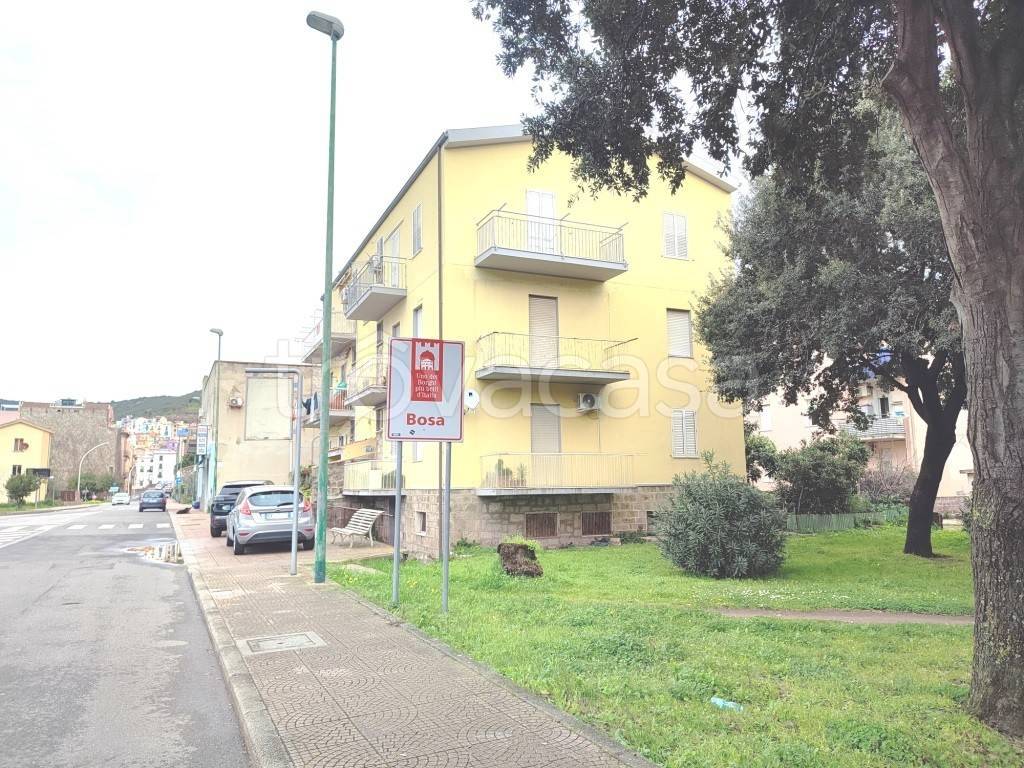 Appartamento in vendita a Bosa via Roma, 41