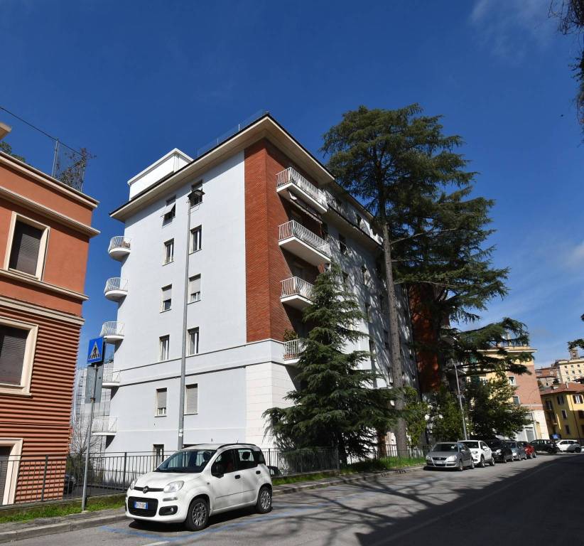 Appartamento in vendita a Perugia via Fratelli Pellas, 48