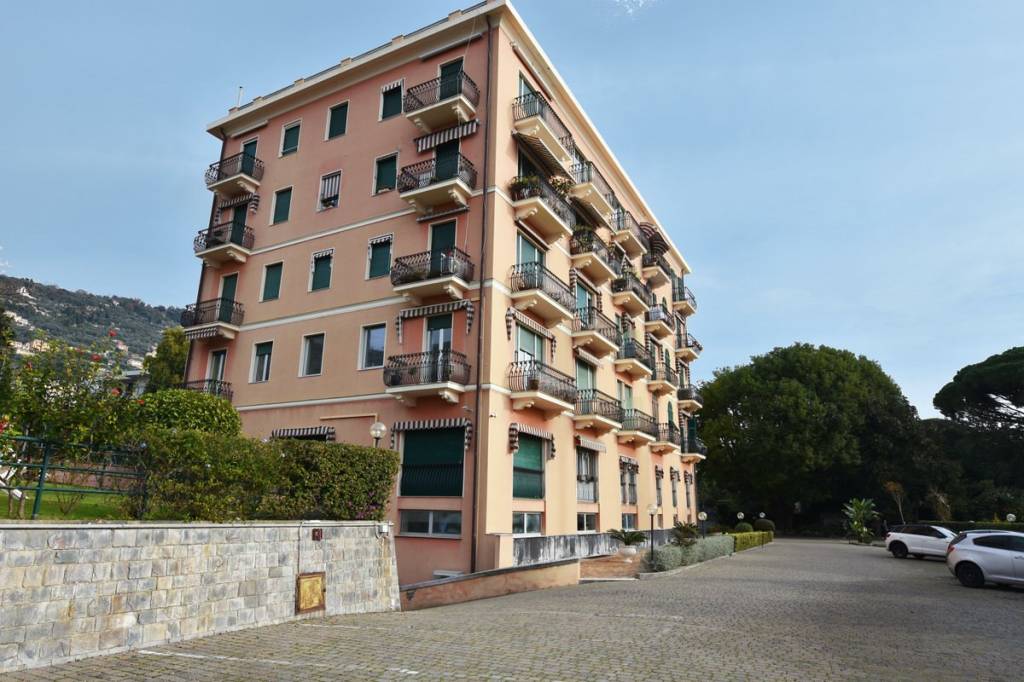 Appartamento in affitto a Genova viale delle Palme