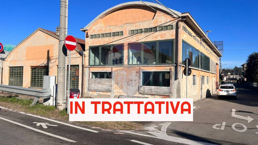 Capannone Industriale in vendita a Cavaria con Premezzo via Giovanni Amendola