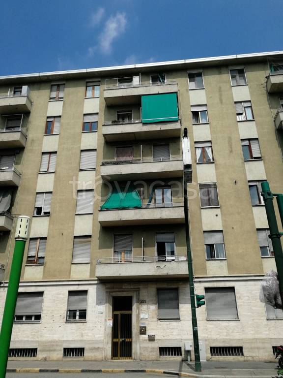 Appartamento in vendita a Torino via Andrea Sansovino, 251