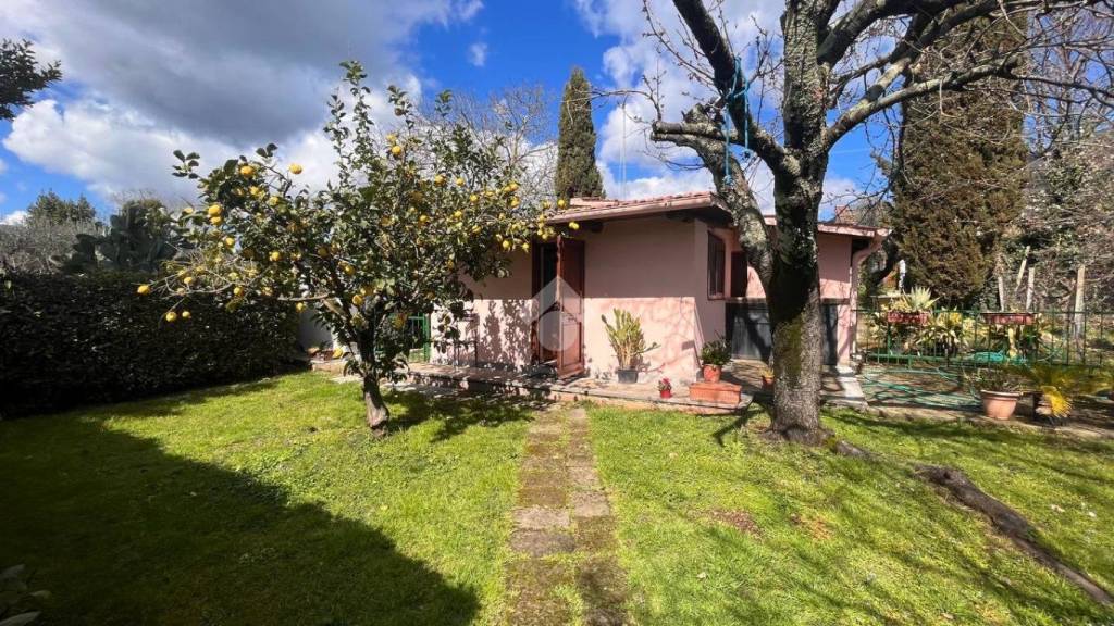 Villa in affitto a Trevignano Romano via di Mezzo Superiore, 40