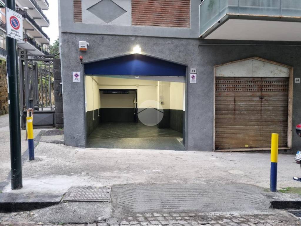 Garage in vendita a Napoli piazza Enrico de Leva, 12