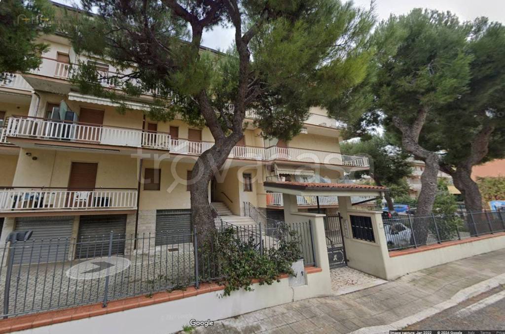 Appartamento in vendita a San Benedetto del Tronto via Bartolomeo Colleoni, 75