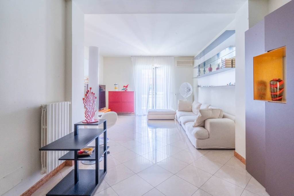 Appartamento in vendita a Bari via Giovanni Amendola, 21