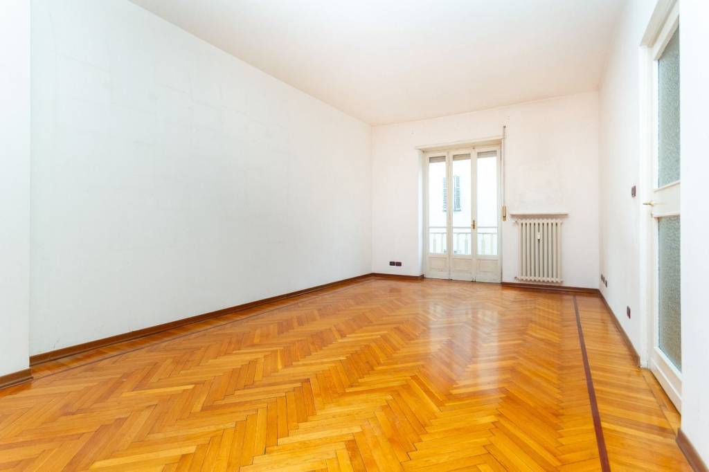Appartamento in vendita a Torino via Stampatori, 9