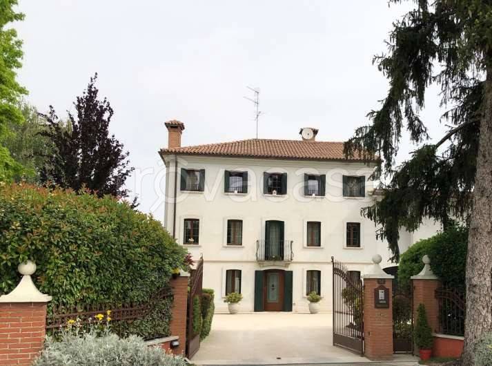 Casa Indipendente in vendita a San Vendemiano via Dante Alighieri