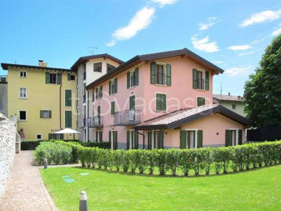 Appartamento in in vendita da privato a Toscolano-Maderno via Donatello, 18