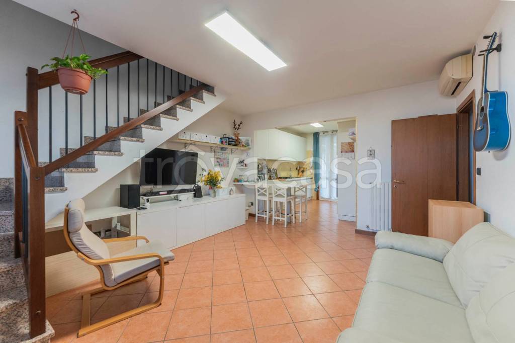Villa Bifamiliare in vendita a Castello d'Argile via Ignazio Silone, 21