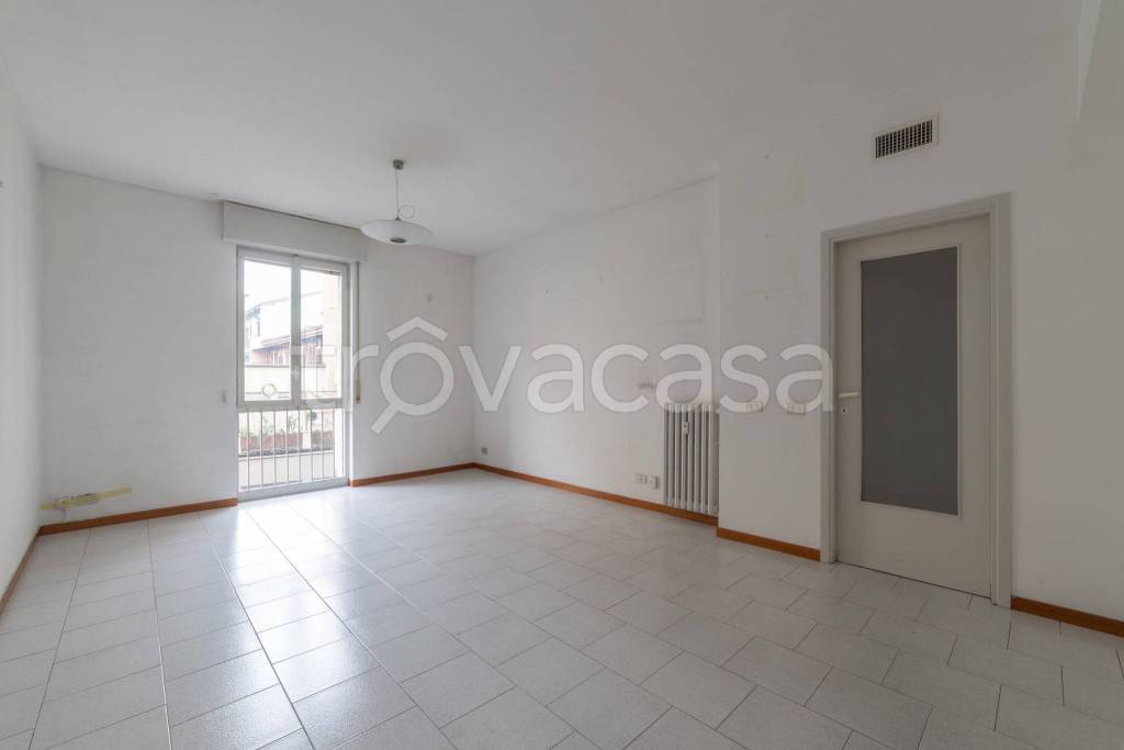 Appartamento in vendita a Milano via Giovita Scalvini, 16