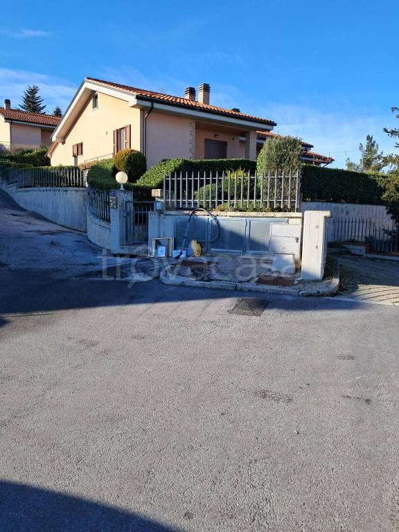 Villa a Schiera in in vendita da privato a Cingoli via Alessandro Mattioli Pasqualini, 25