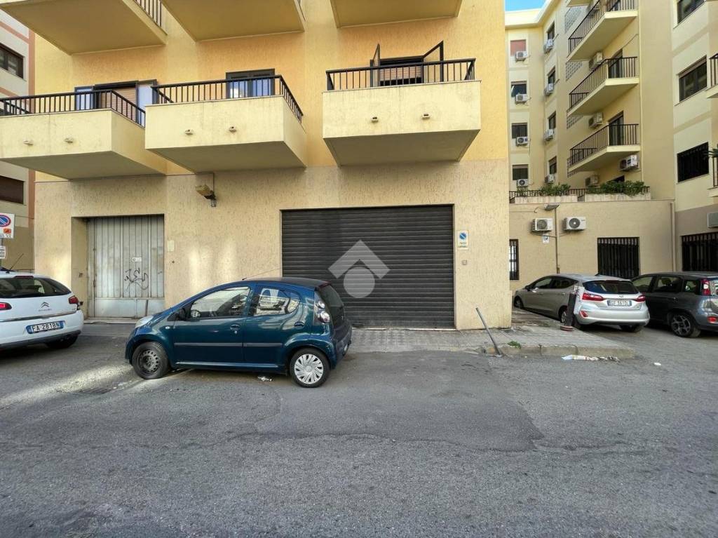 Garage in vendita a Reggio di Calabria via Monsignor Antonio Lanza, 21