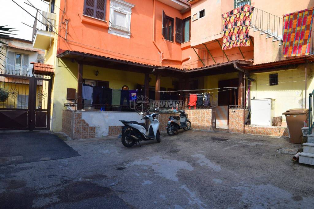 Appartamento in vendita ad Arzano via Vittorio Emanuele III 137