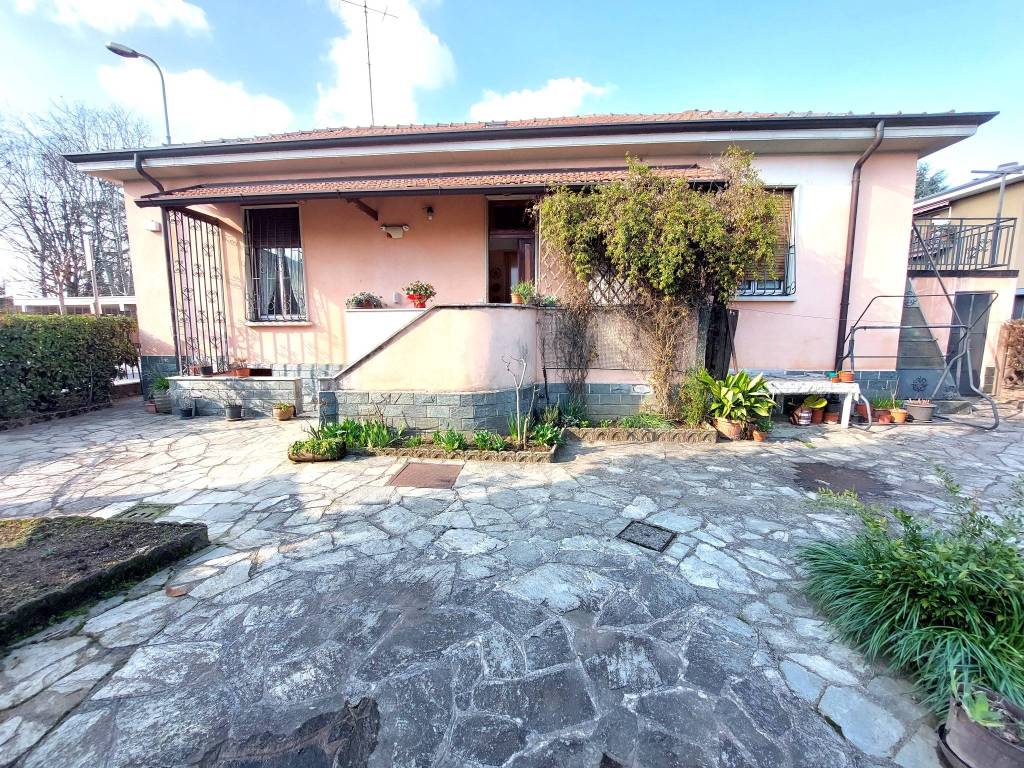 Villa in vendita a Monza via Giulio Caccini, 11