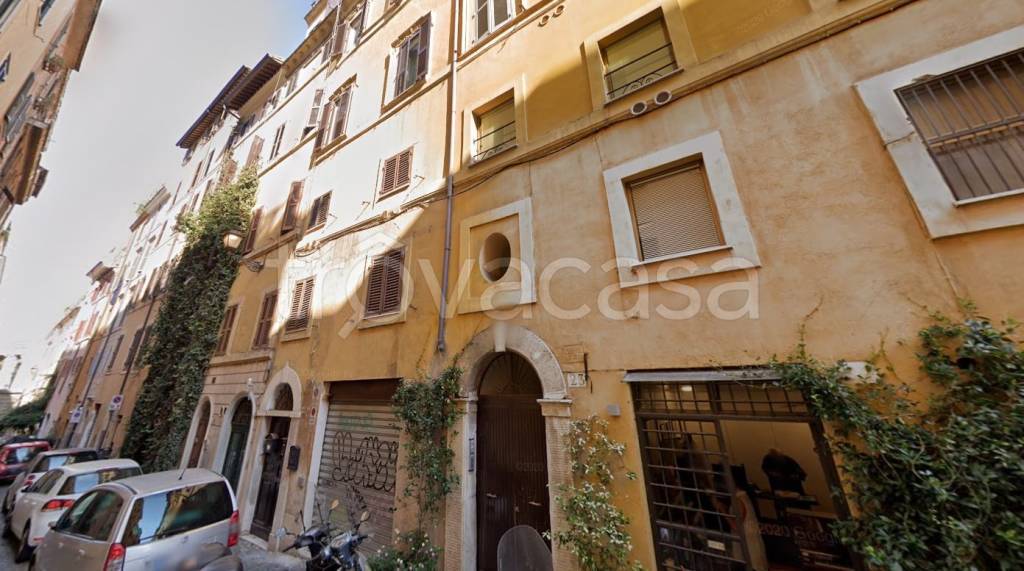 Appartamento in vendita a Roma via Baccina, 23