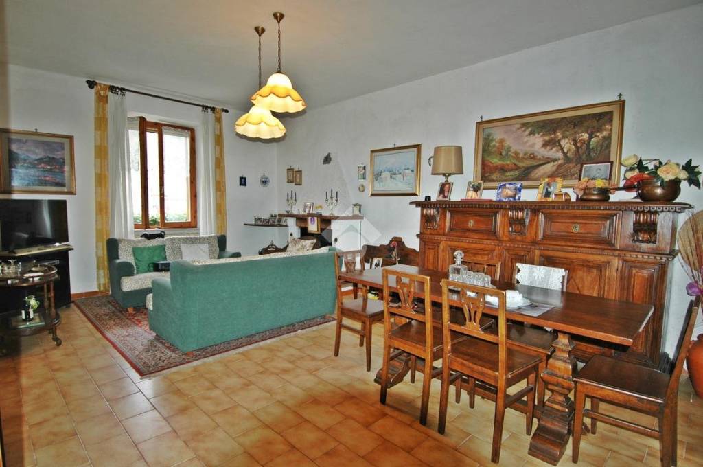 Casa Indipendente in vendita a Fossato di Vico via Purello, 22
