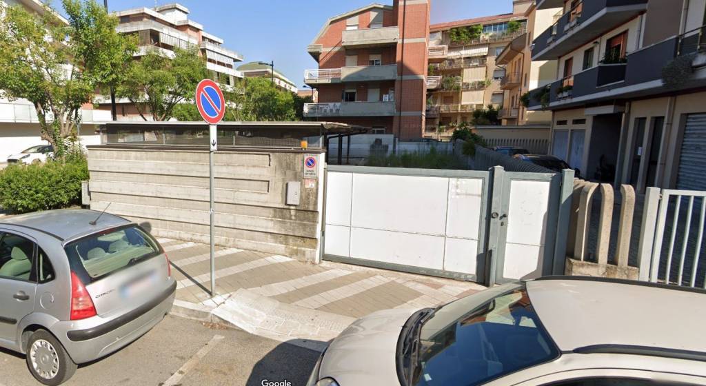 Posto Auto in vendita a Pescara via Giulio Mazzarino, 40