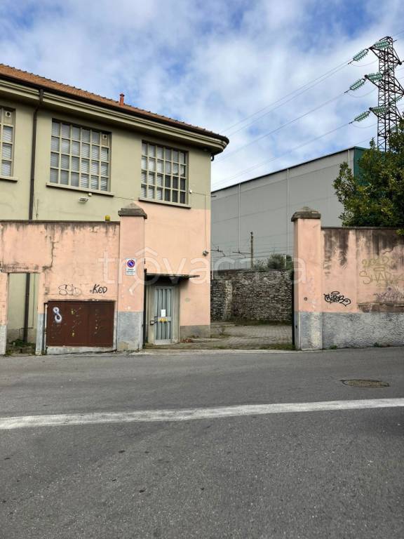 Capannone Industriale in vendita a Lecco via Fra Galdino