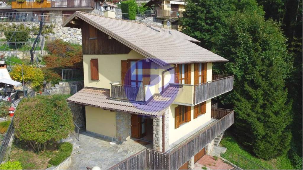 Villa in vendita a Selvino via Monte Grappa, 83