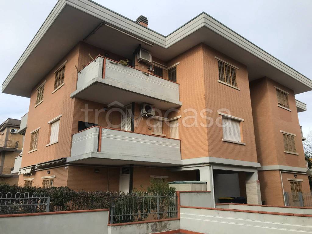 Appartamento in vendita a Marino via Alessandro Manzoni, 12