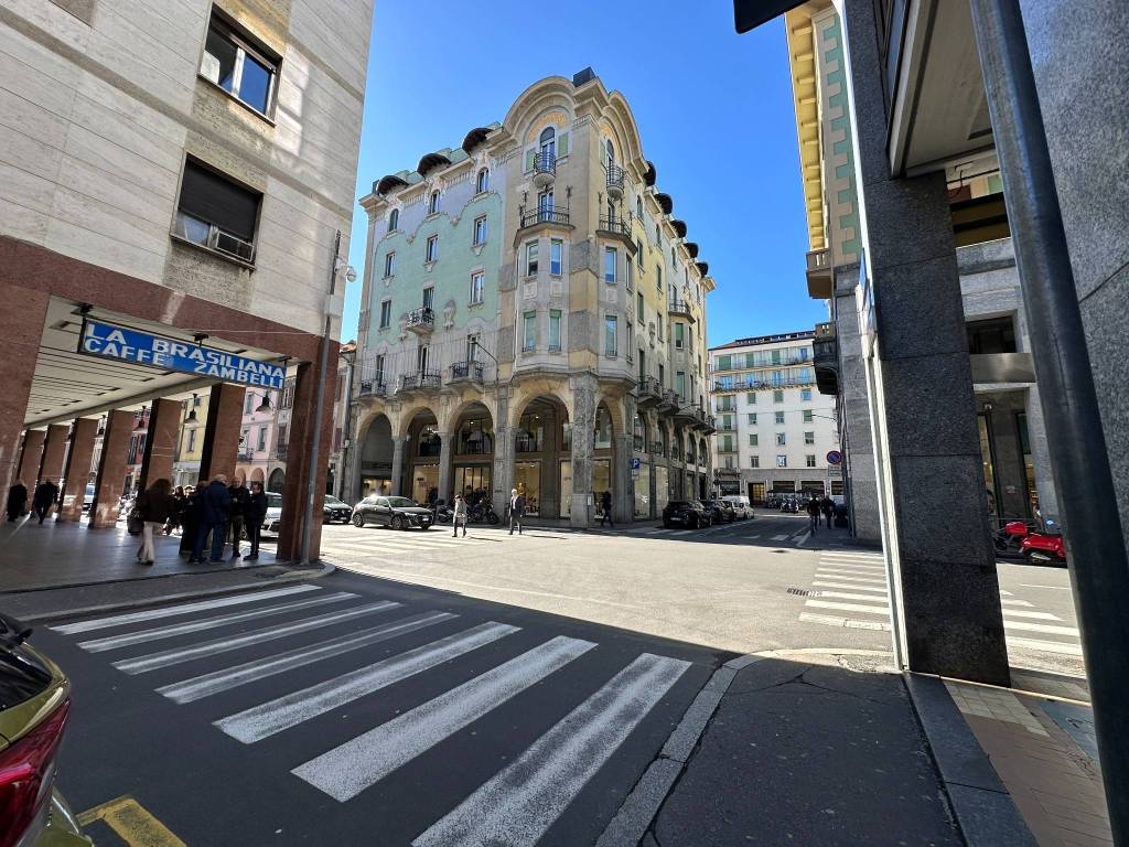 Appartamento in vendita a Varese via Giuseppe Bernascone, 18