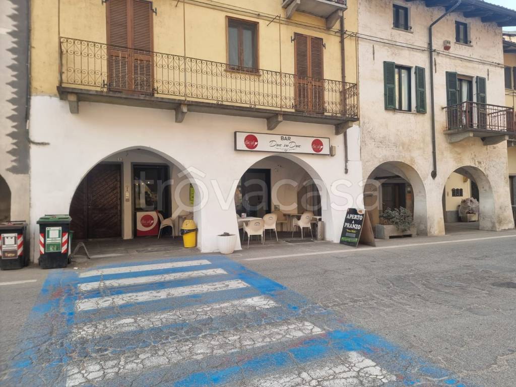 Bar in vendita a Villafranca Piemonte piazza Santa Maria Maddalena